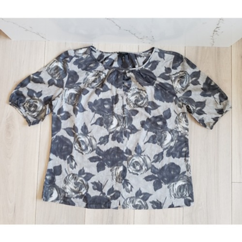 Talbots Tops Womens 16 Floral Button Front Short Sleeve Blouse Gray Classic Fit‎